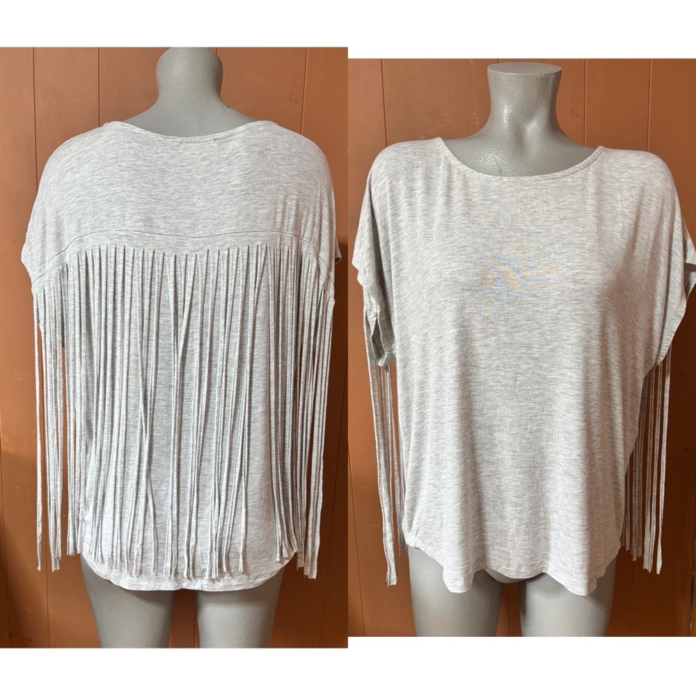 Everly Grey Fringe Tee M